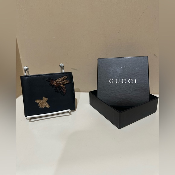 Gucci Bee Bifold Leather Wallet W/built in MoneyClip and Box - Picture 3 of 13
